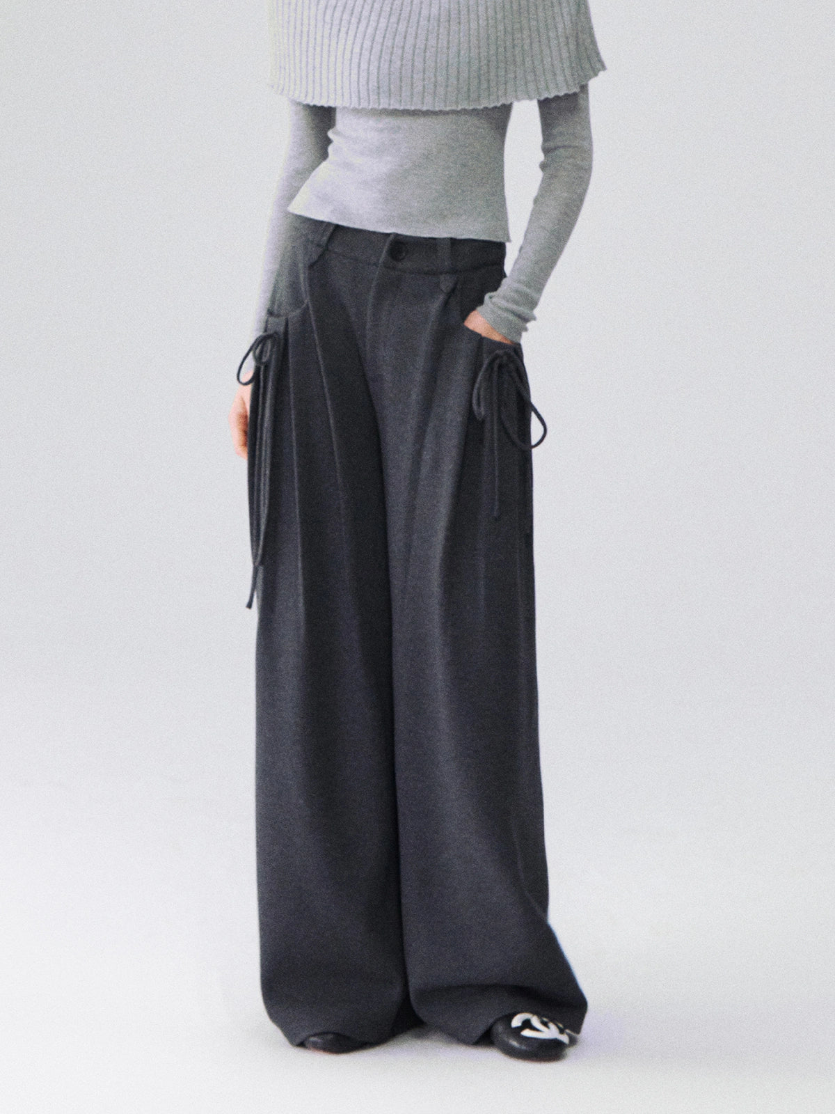 Bow-Pocket Pleated Wide-Leg Pants
