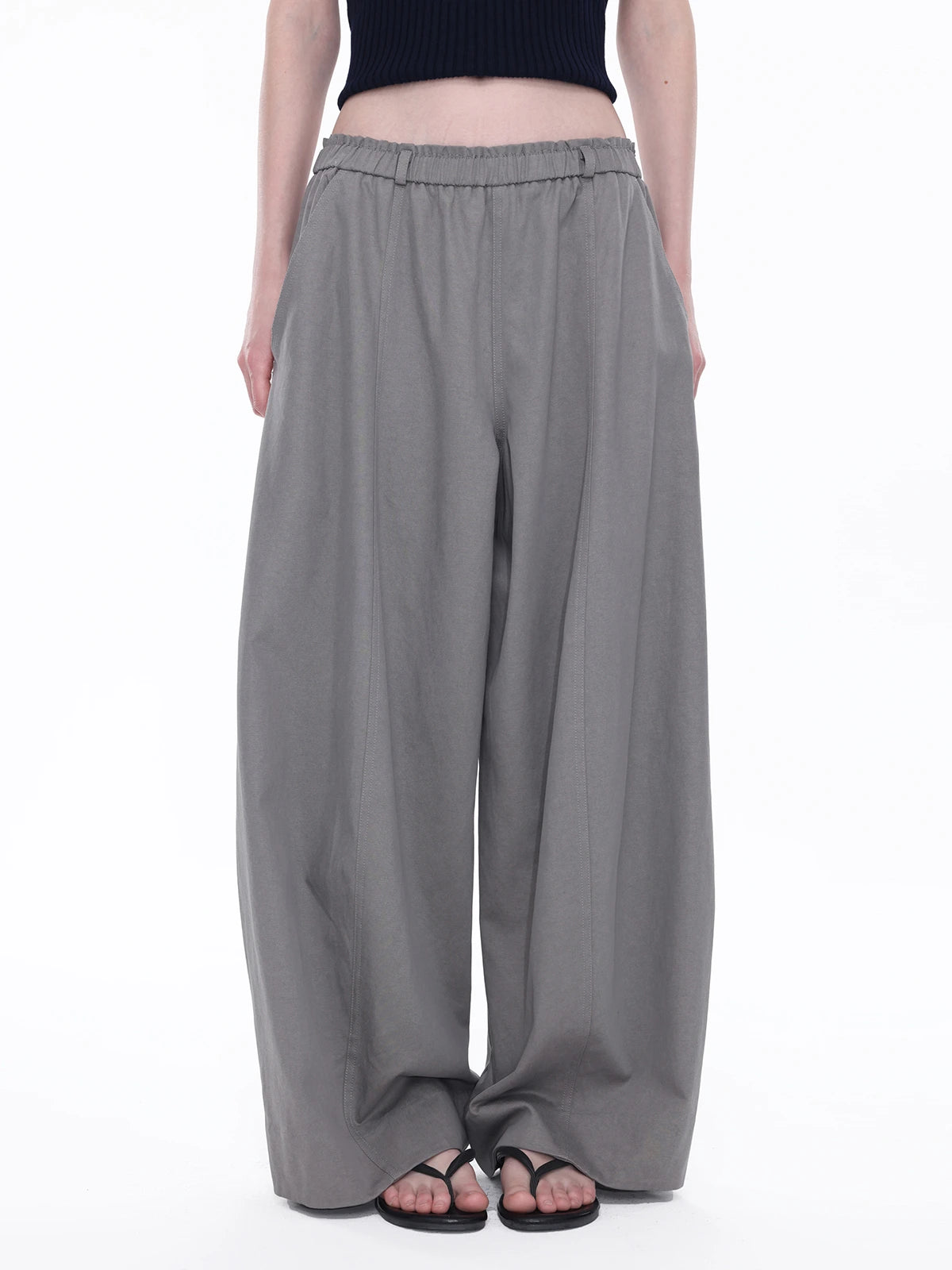 Pleated Barrel-Leg Pants in Gray �� view 4